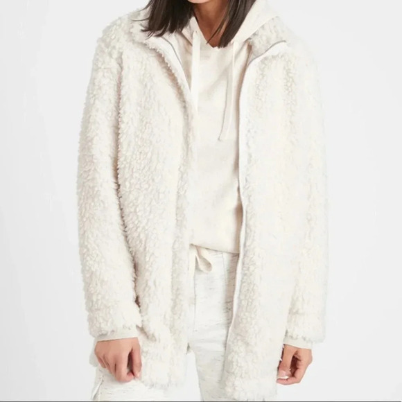 Banana Republic Sherpa - Picture 1 of 12